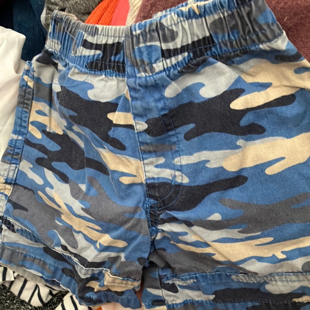 Circo camo shorts 2t